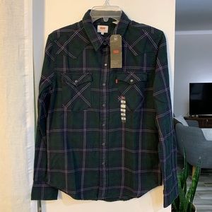 *NEW* Levi’s Long Sleeved Flannel Button-Up